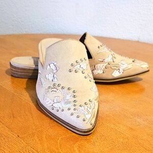 NWT'S - MI ,IM - "Miranda" - Tan Suede Leather 1" heel Studded Mules